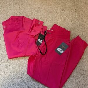 Maevn scrub set